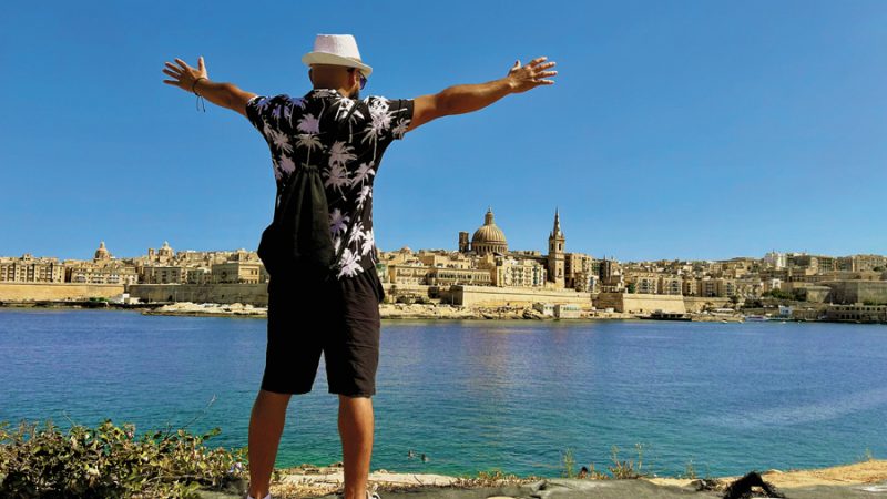 Blick vom Tigné Point über die Bucht von St. Elmo auf die Skyline von Valletta
